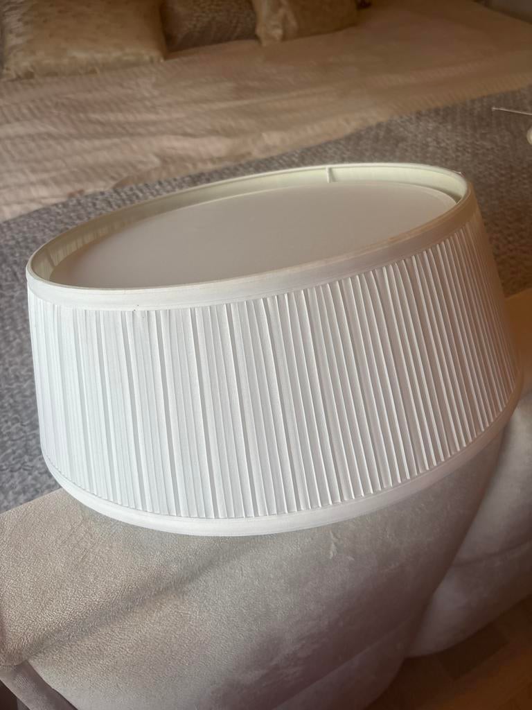 Witte geplooide lampenkap IKEA -Zo goed als nieuw, Huis en Inrichting, 25 tot 50 cm, Rond, Ophalen of Verzenden, Zo goed als nieuw