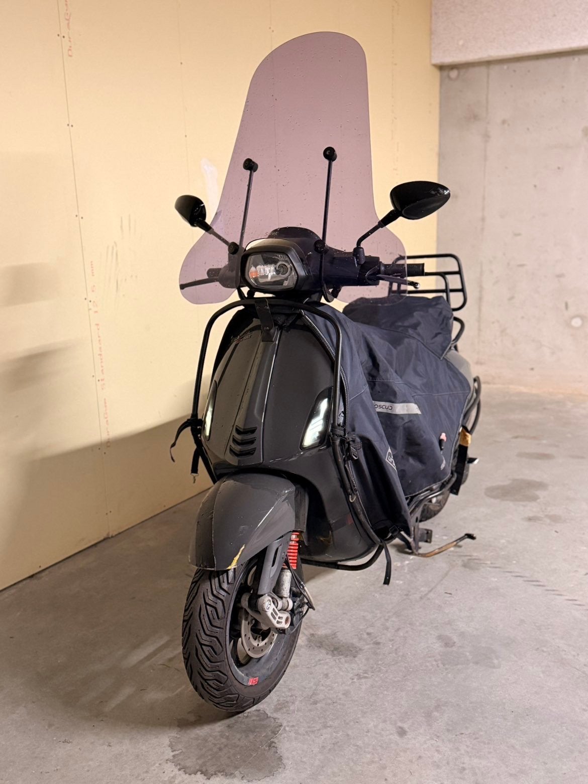Vespa sprint 2017, Fietsen en Brommers, Ophalen, Vespa S, Zo goed als nieuw, Benzine