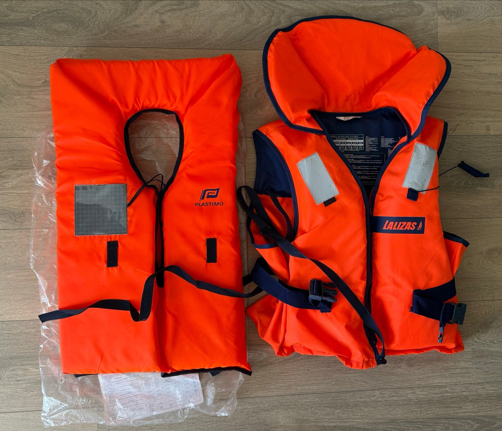 Reddingsvesten (2 stuks) - Plastimo & Lalizas, Watersport en Boten, Ophalen, Zo goed als nieuw, Overige typen