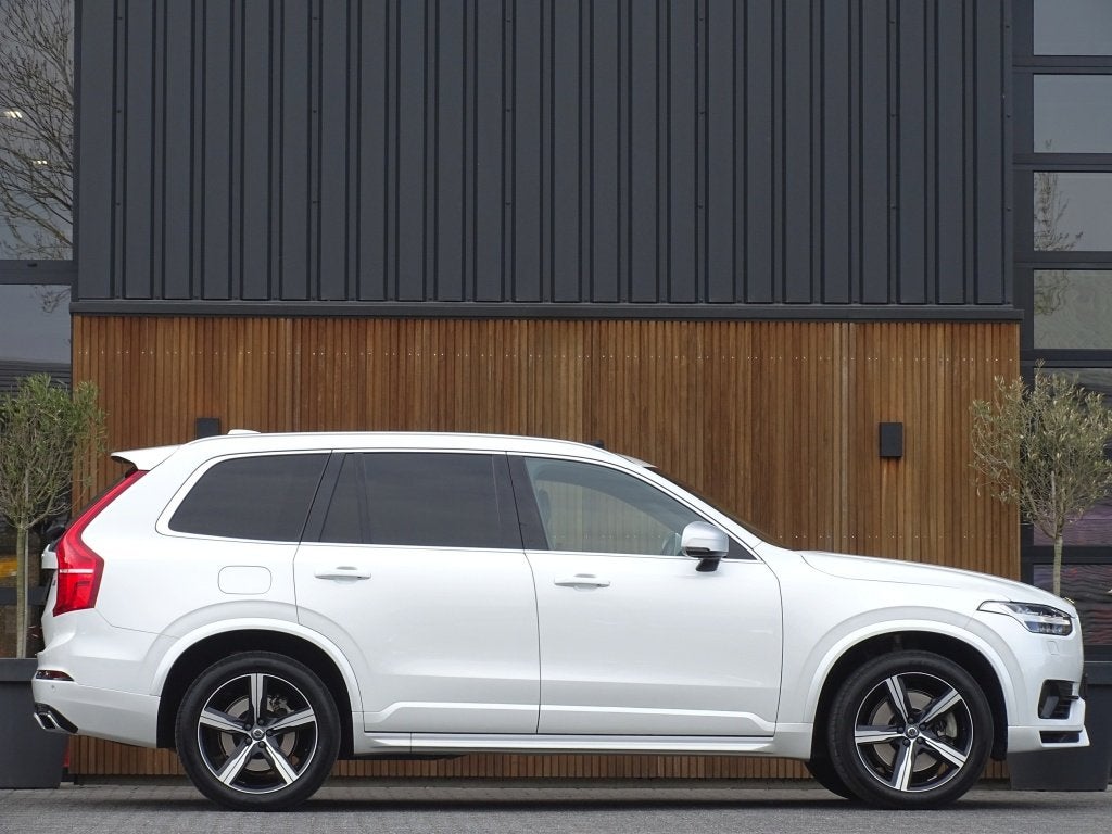 Volvo XC90 T8 390PK / AWD / R-Design / 7-zitter / LED, Gebruikt, 7 stoelen, Wit, Bedrijf