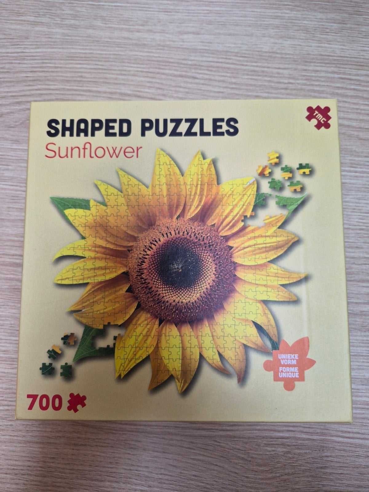 TMC Shaped Puzzles Zonnebloem 700 stukjes, Ophalen of Verzenden, 500 t/m 1500 stukjes, Gebruikt, Legpuzzel