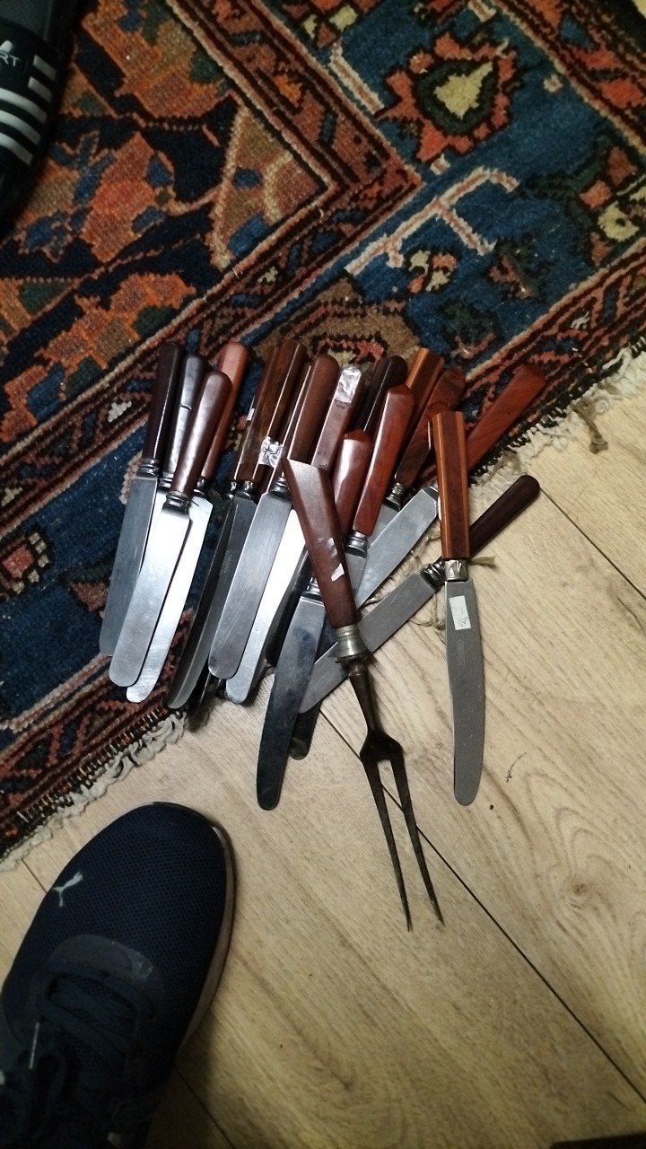 Bakelieten messen, Ophalen