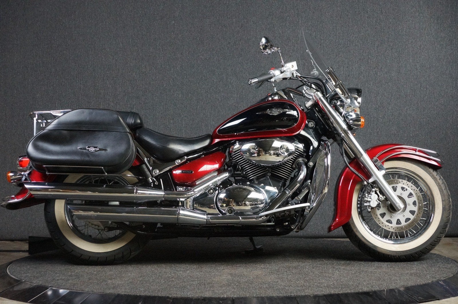 Suzuki Intruder C800 Chopper - Rood/Zwart, Goede Staat, 2 cilinders, Gebruikt, Particulier, Meer dan 35 kW