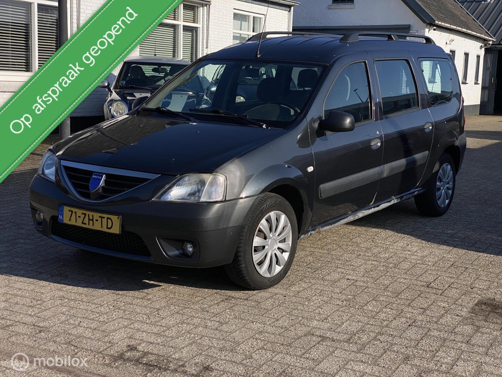 Dacia Logan MCV 1.6-16V Lauréate 7p. Lees Tekst!, Auto's, Gebruikt, 7 stoelen, Origineel Nederlands, Bedrijf