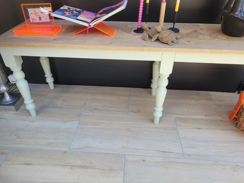 Jorg sidetable steigerhout houten blad en gedraaide poten, Ophalen, Gebruikt, 100 tot 150 cm, Landelijke, moderne sidetable