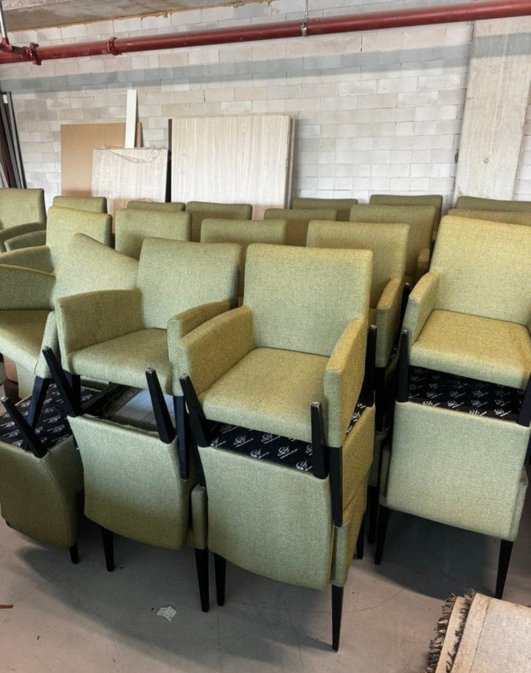 67 Stuks Stoelen voor Café, Restaurant, horeca. Partij., Ophalen, Horeca, Modern, Gebruikt, Overige kleuren