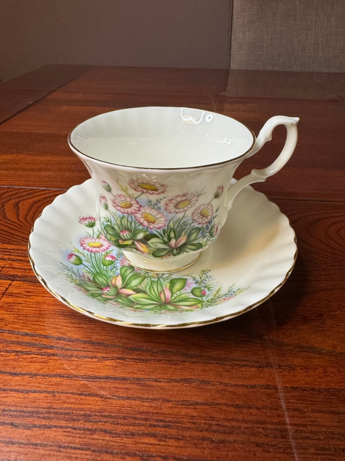Royal Albert, Antiek en Kunst, Ophalen of Verzenden