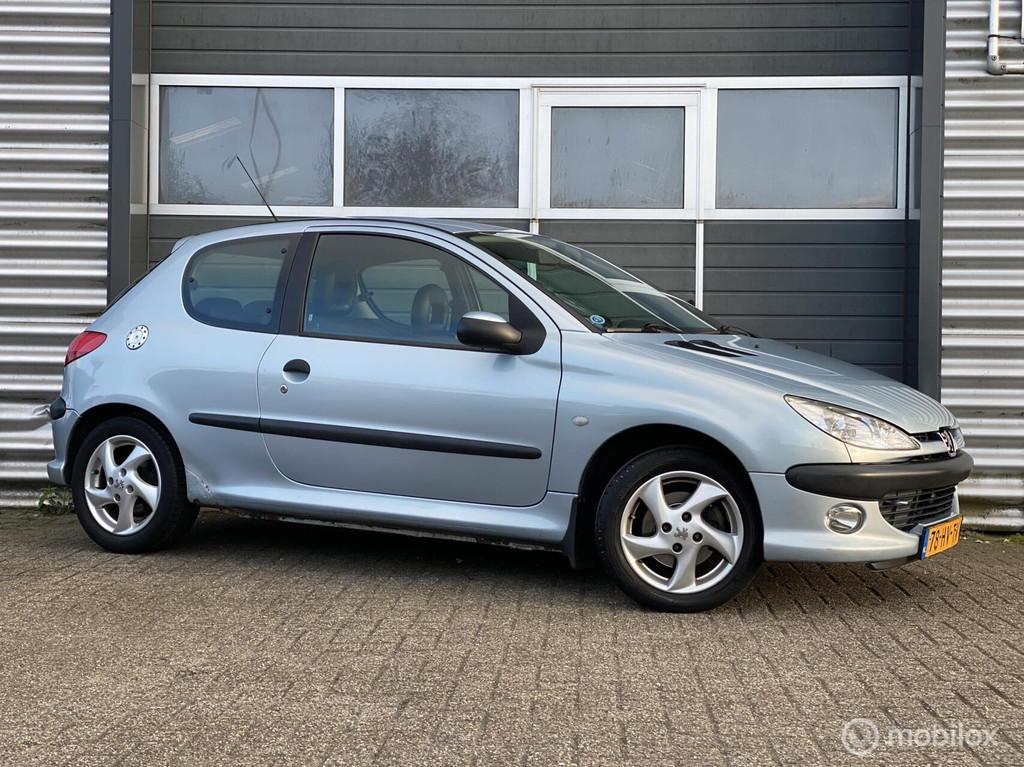 Peugeot 206 1.6-16V XS Premium|APK 02-2027|Leer|Elek Pakket|, Auto's, Peugeot, Voorwielaandrijving, Bedrijf, Handgeschakeld, Hatchback