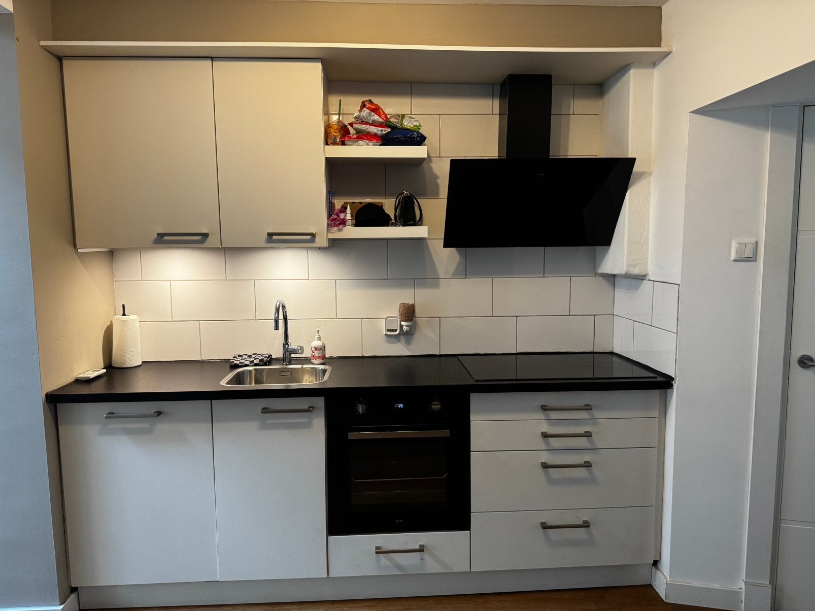 Nette keuken met apparatuur, Ophalen, Gebruikt, Wit, Enkelwandige keuken