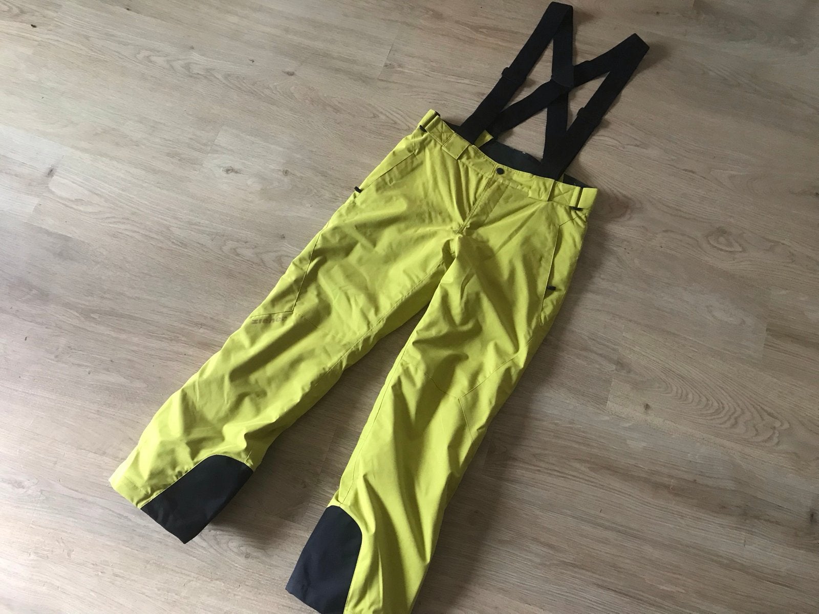 Ziener Skibroek Heren - Maat 48/M - Geel - Zo goed als nieuw, Kleding | Dames, Wintersportkleding, Ophalen of Verzenden, Zo goed als nieuw