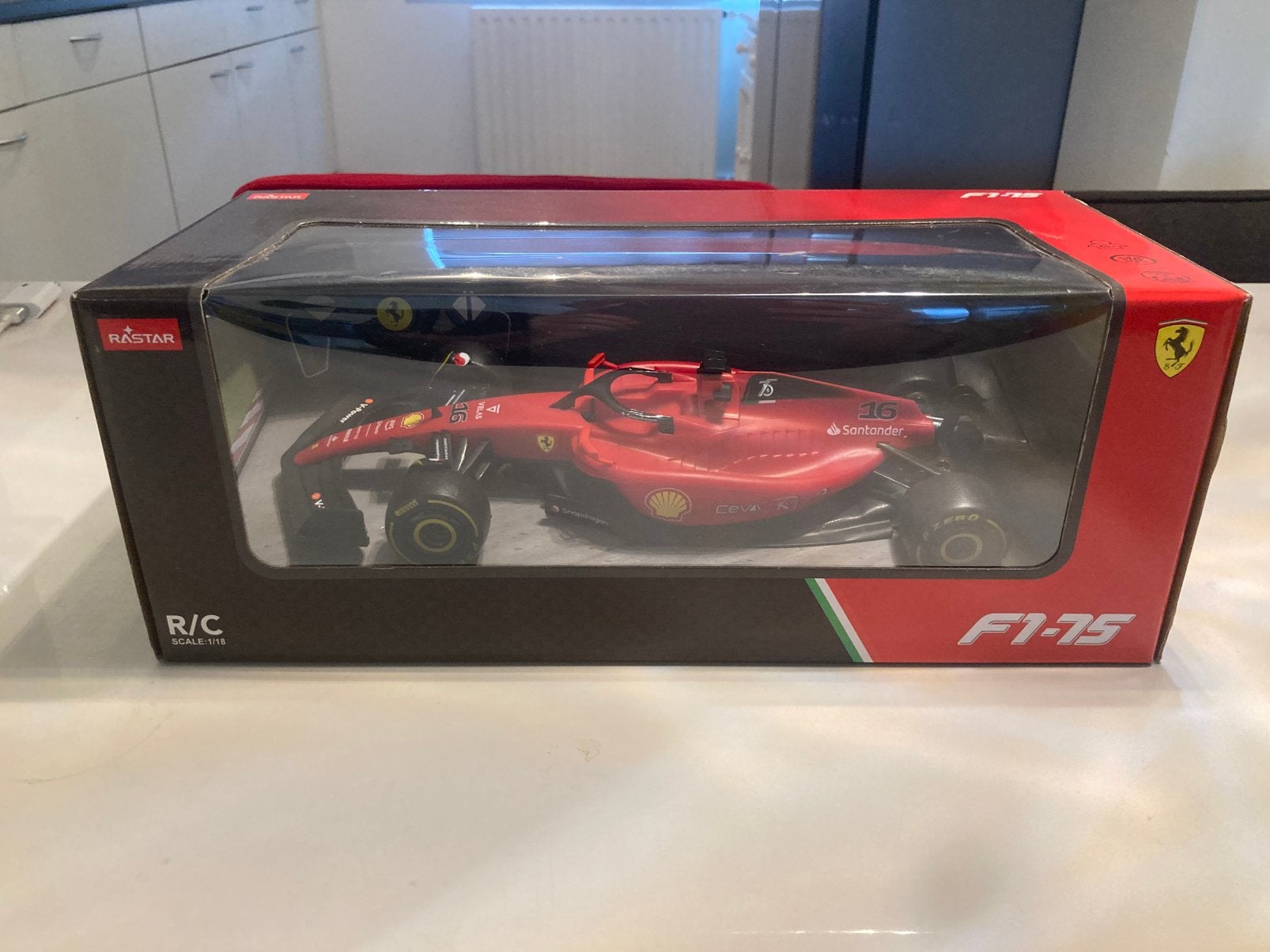 Ferrari f1-75 afstand bestuurbare modelauto 1/18, Ophalen of Verzenden, Nieuw, Formule 1