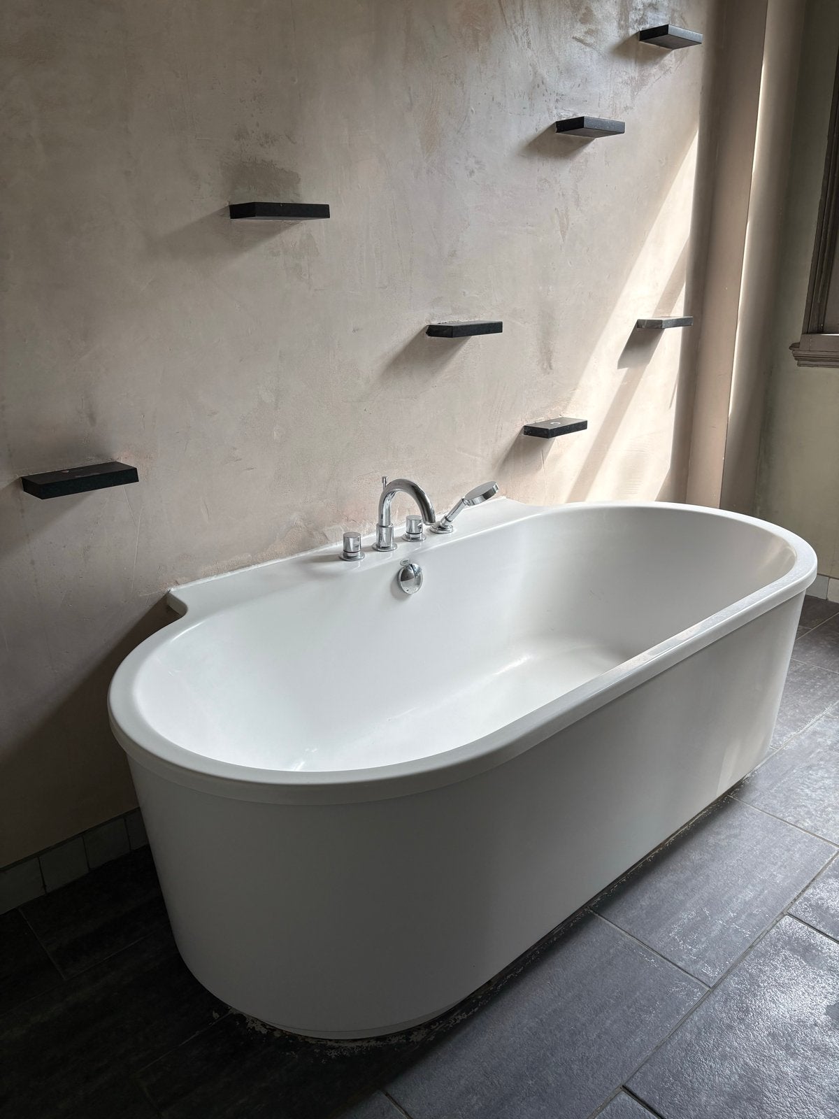 Groot 2-persoons bad 190cm met kranen en douche, Ophalen of Verzenden, Gebruikt, Met bad