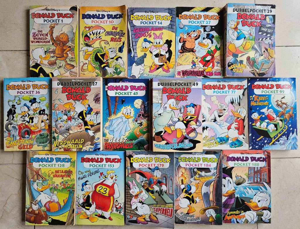 Donald Duck pockets en vakantieboeken, Boeken, Meerdere stripboeken, Ophalen of Verzenden, Gelezen