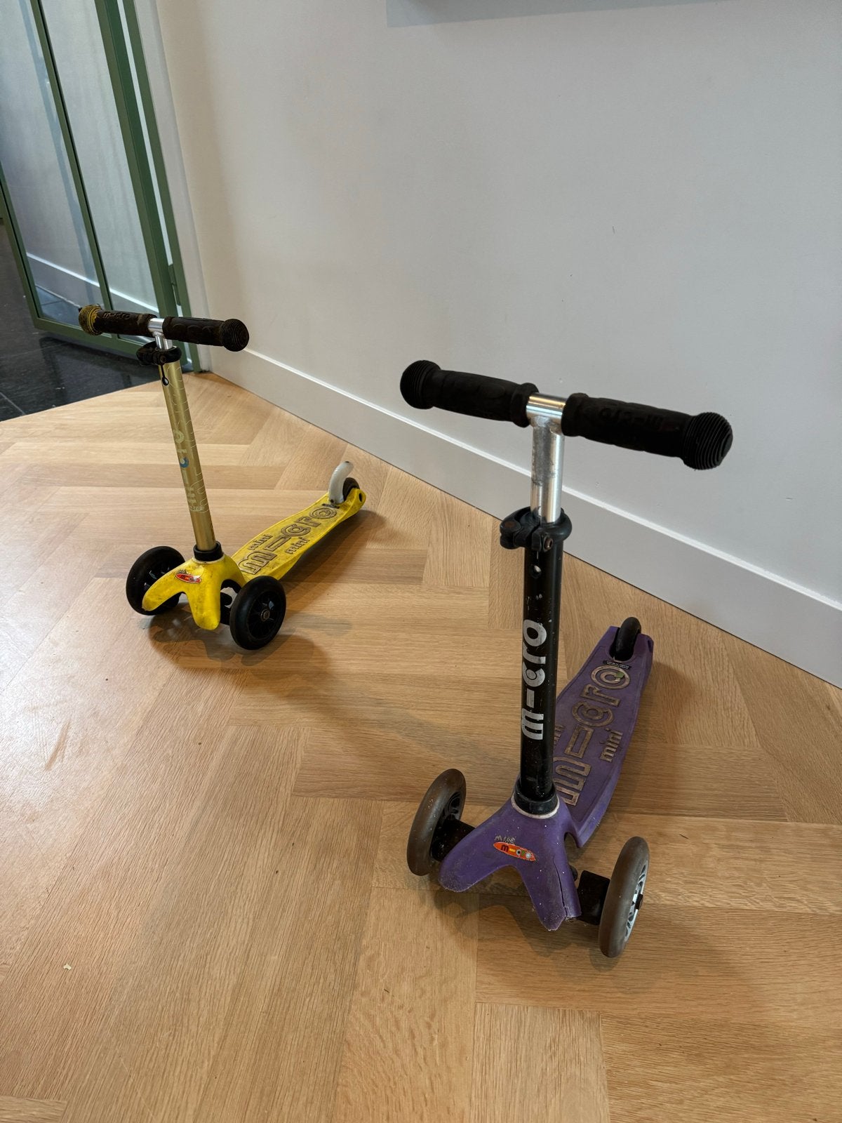 Mini Micro stepjes - set van 2, Fietsen en Brommers, Ophalen, Gebruikt, Gewone step