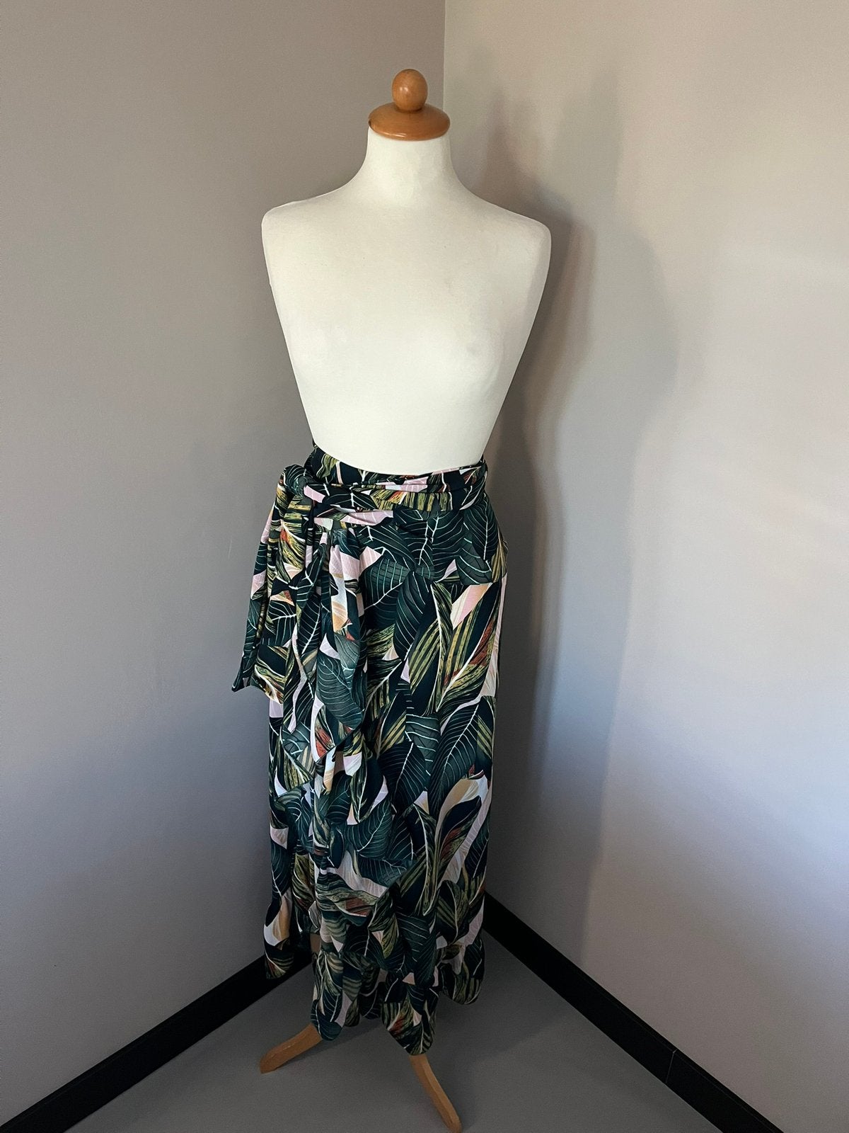 Ambika maxirok lichtroze groen mt 38/40, Kleding | Dames, Maat 38/40 (M), Ophalen of Verzenden, Zo goed als nieuw, Onder de knie