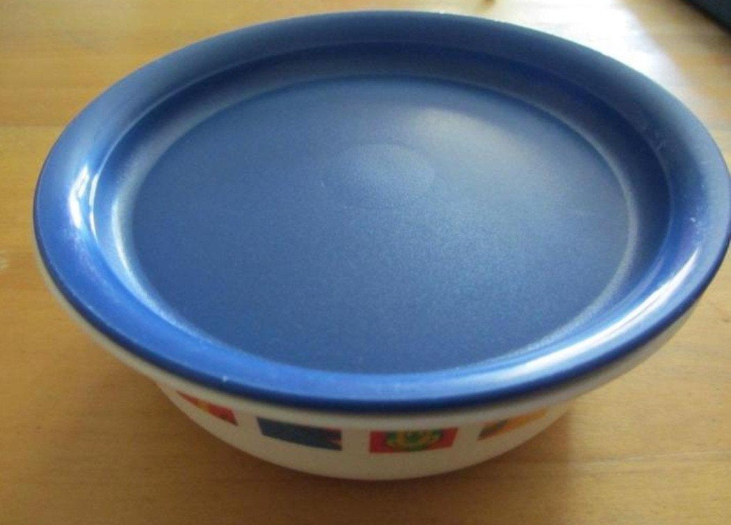 Tupperware Mickey schaaltje met deksel., Huis en Inrichting, Keuken | Tupperware, Ophalen of Verzenden, Gebruikt, Wit, Bak of Kom