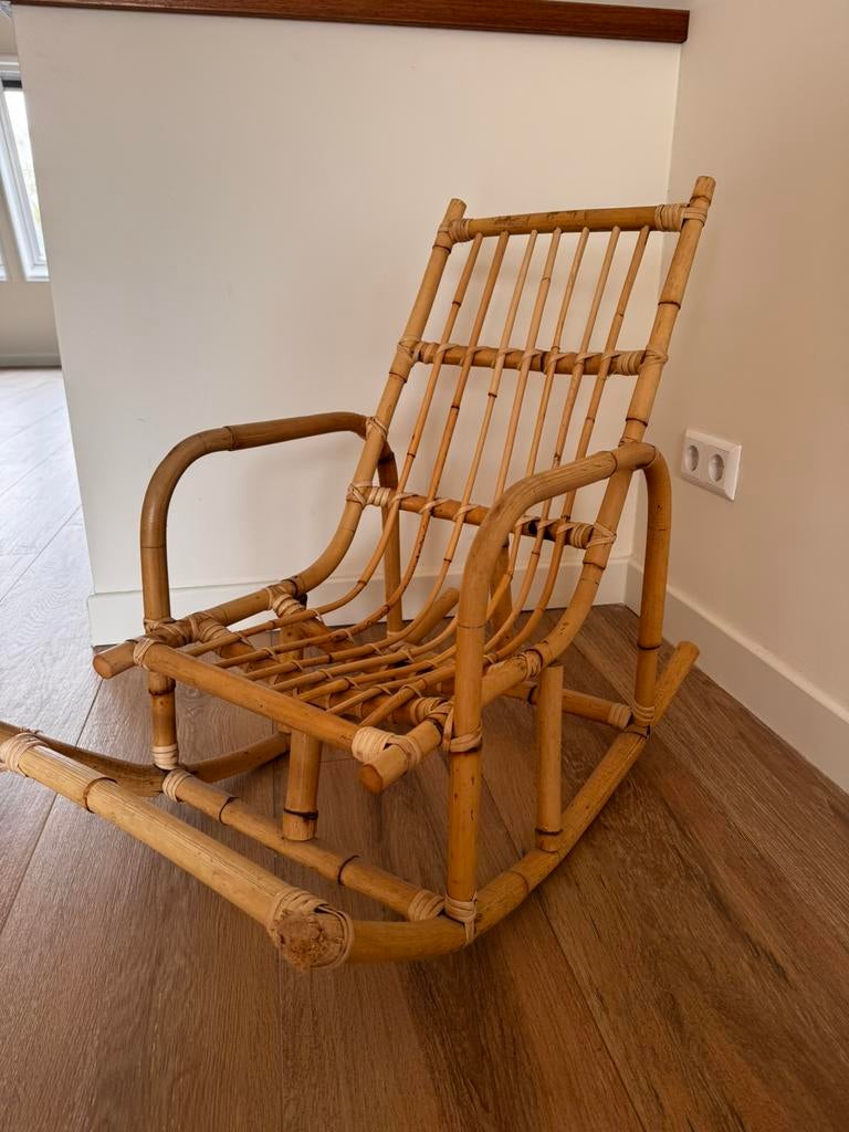 Kinder Schommelstoel van Rotan, Kinderen en Baby's, Kinderkamer | Tafels en Stoelen, Ophalen, Gebruikt, Stoel(en)