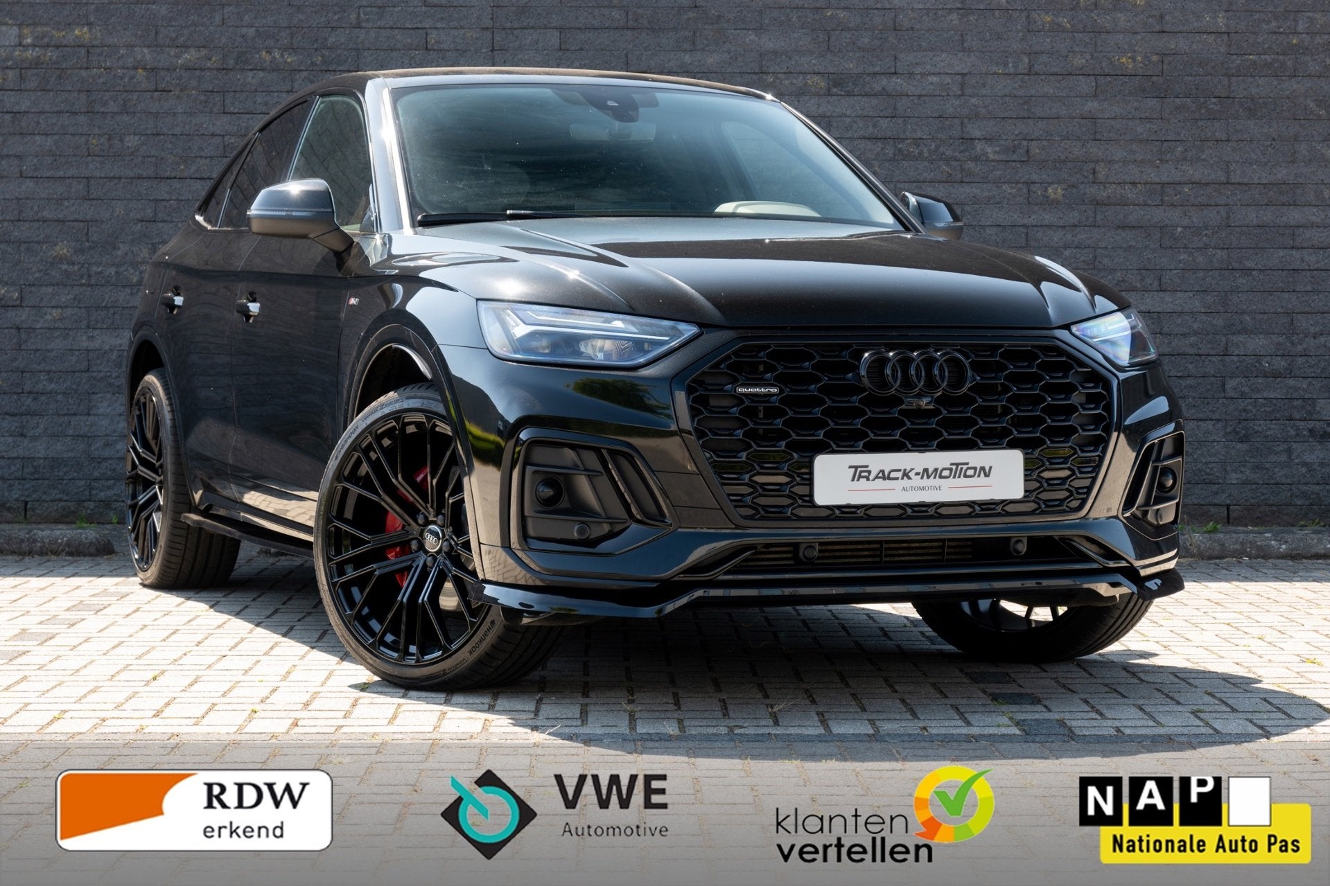 Audi Q5 Sportback 55 TFSI e S edition Black & Black, Auto's, Automaat, Gebruikt, Euro 6, 4 cilinders