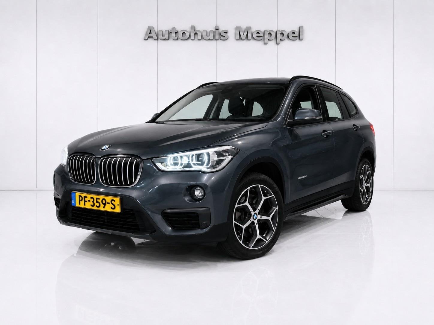 BMW X1 sDrive20i X-Line*Head-Up*Trekhaak*PDC*LED+*NaviPro, Auto's, 1998 cc, Euro 6, Bedrijf, Automatische klimaatregeling