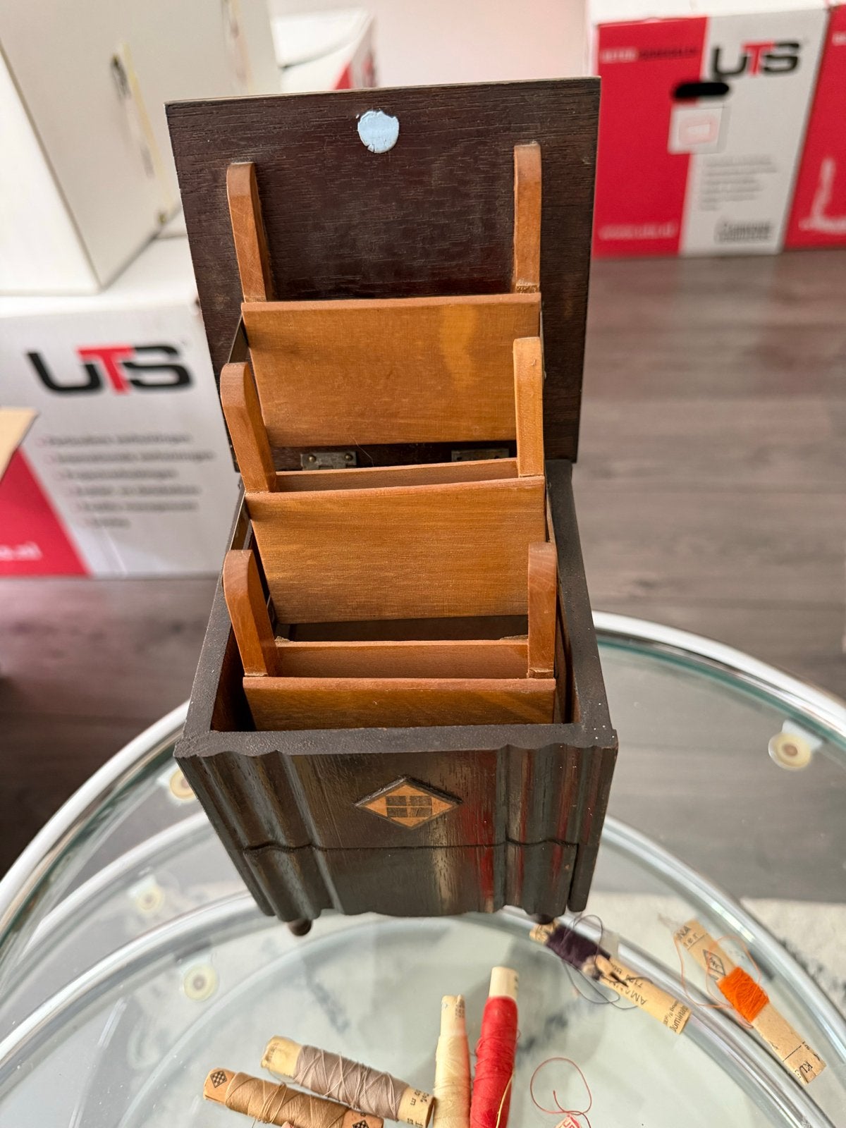 Antieke houten naaidoos met inhoud, Antiek en Kunst, Ophalen