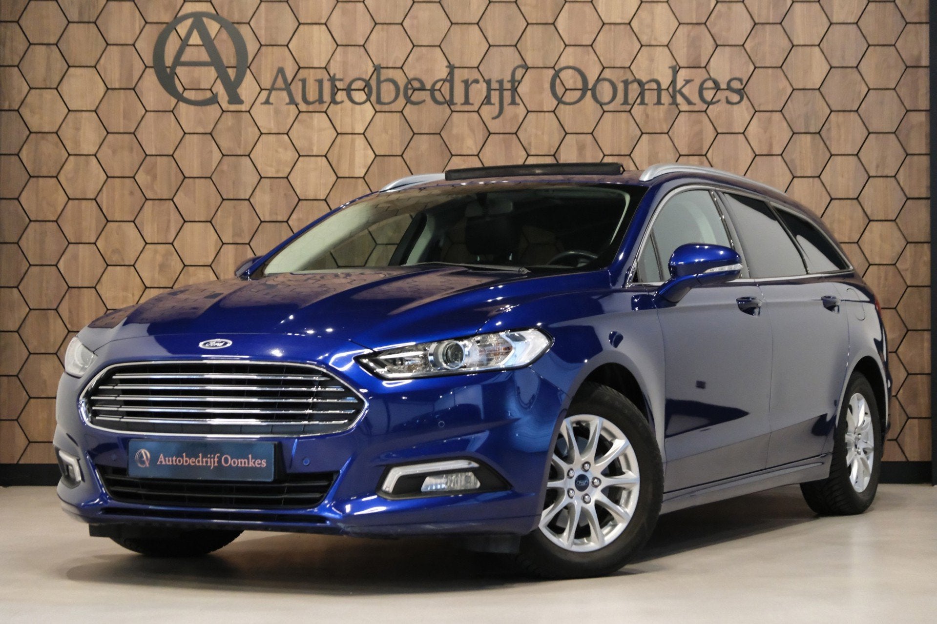 Ford Mondeo Wagon 1.5 Titanium |PANORAMADAK| 117dkm! Navigat, Auto's, Voorwielaandrijving, Stof, 4 cilinders, Blauw
