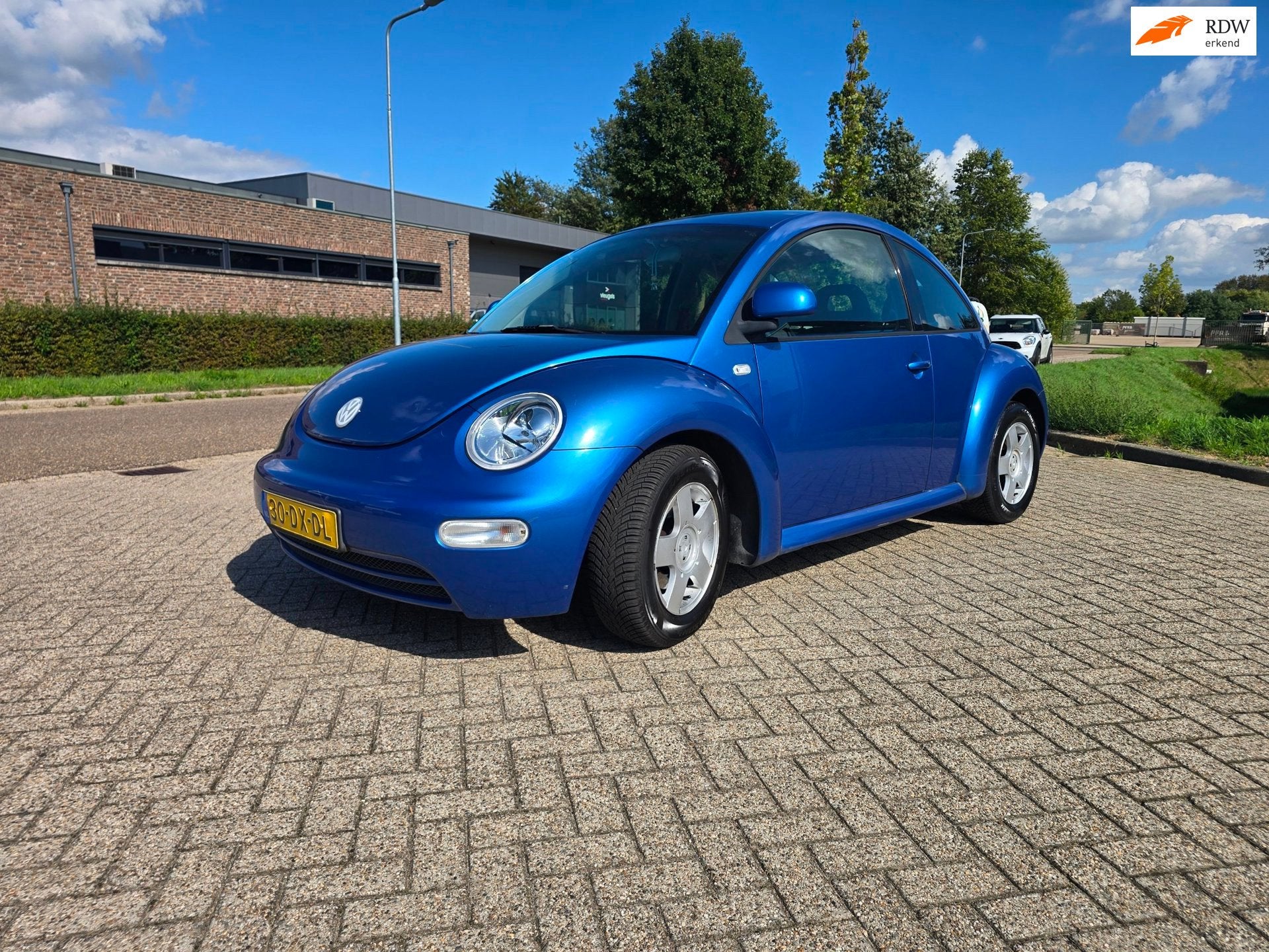 Volkswagen New Beetle 2.0 Highline Airco, Nieuw A.P.K, Auto's, Gebruikt, Beetle (Kever), 4 cilinders, 1984 cc