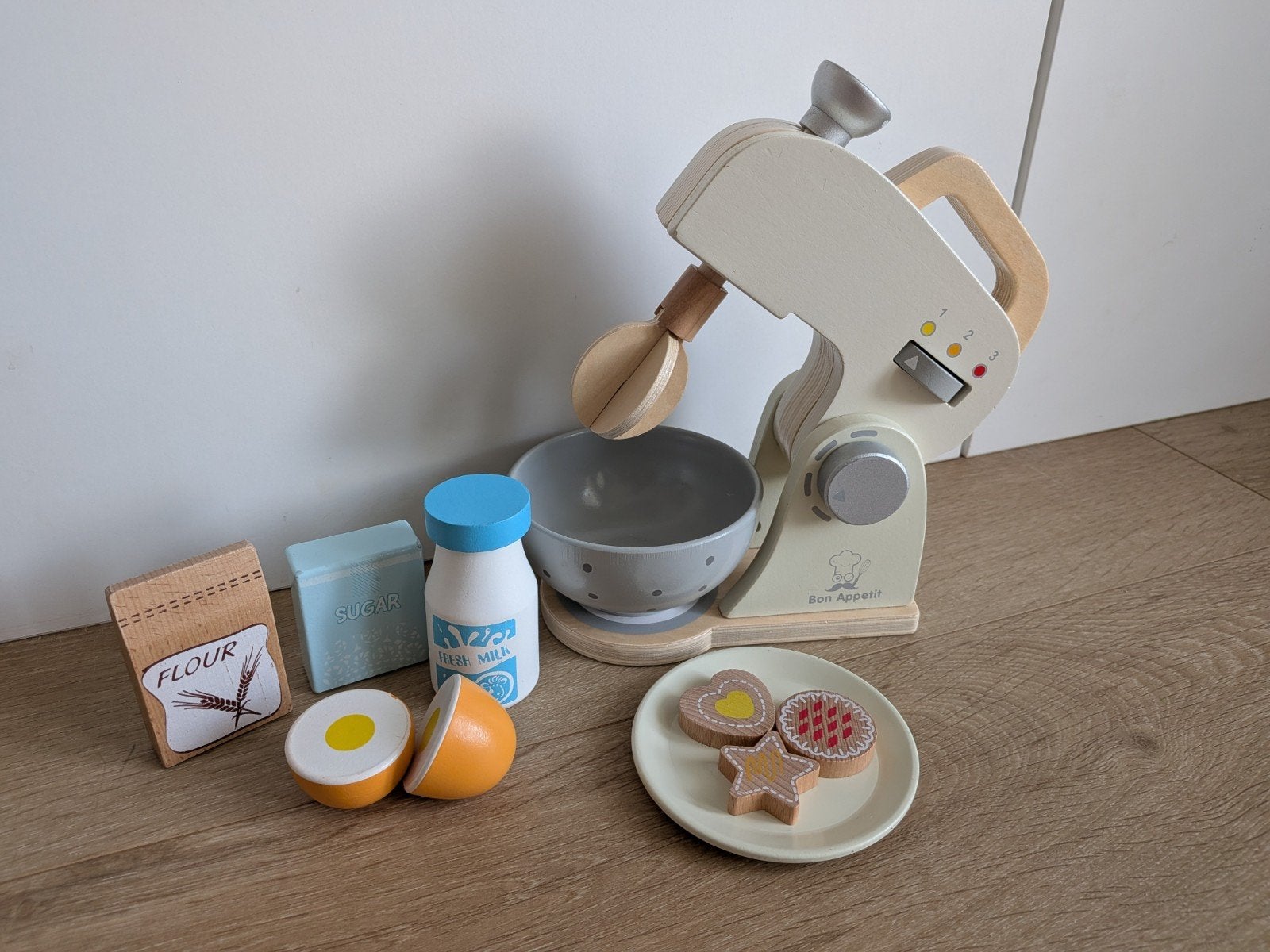 Houten speelgoedmixer met accessoires - Bon Appetit, Ophalen of Verzenden, Zo goed als nieuw, Meubelstuk of Keukentje