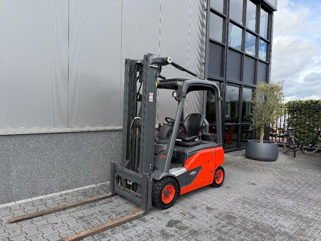 Linde E16 elektrische heftruck 'triplo' 'sideshift', Linde, Heftruck, Ophalen of Verzenden, 1000 tot 2000 kg