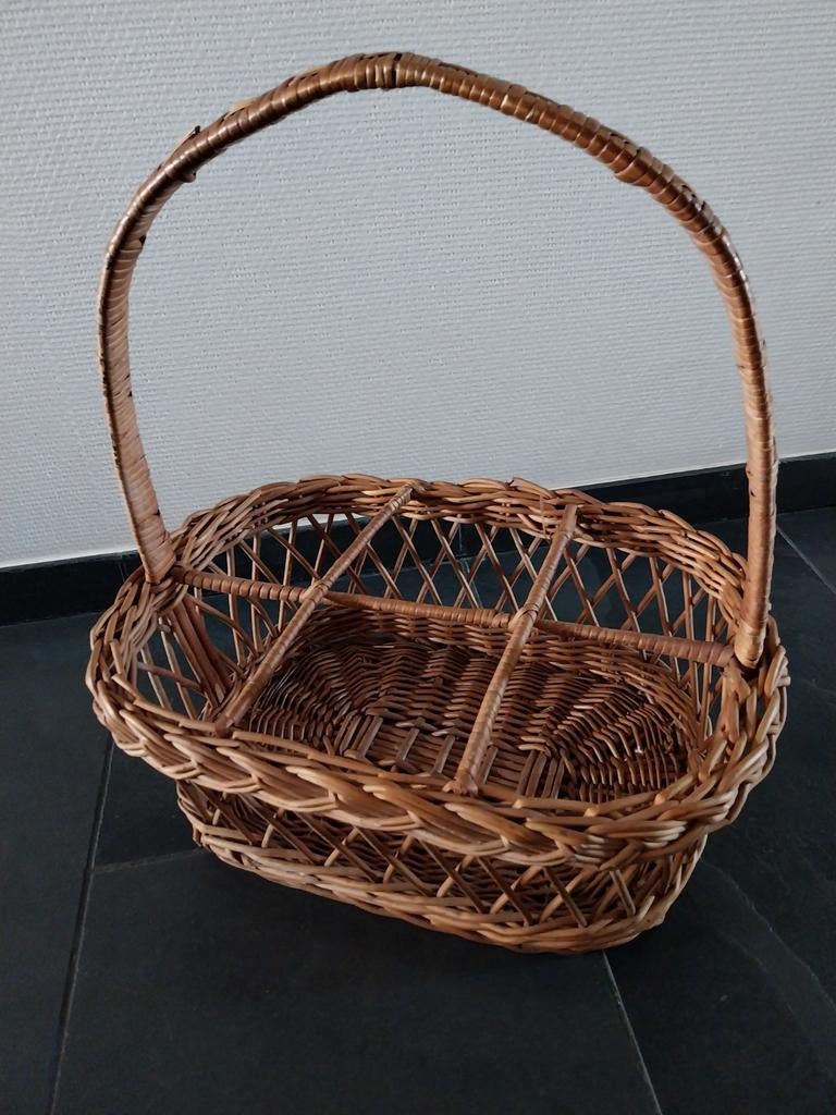 Vintage flessenmandje riet, Ophalen of Verzenden, Zo goed als nieuw, Rechthoekig, Riet