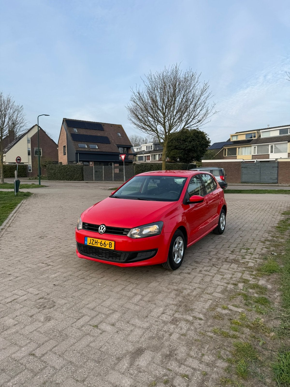 Volkswagen Polo | 2 JAAR APK | goed onderhouden+ boekje, Voorwielaandrijving, 967 kg, Zwart, 1198 cc