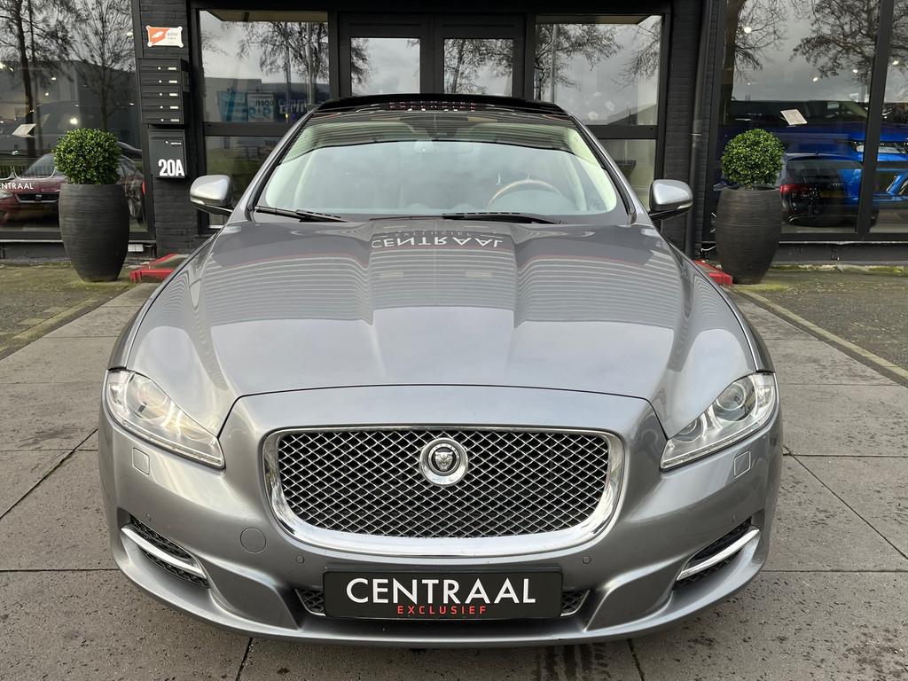 Jaguar XJ 3.0 V6 SC Premium Luxury LWB 340PK Pano I Meridian, Auto's, Jaguar, Automaat, Euro 5, Achterwielaandrijving, Gebruikt