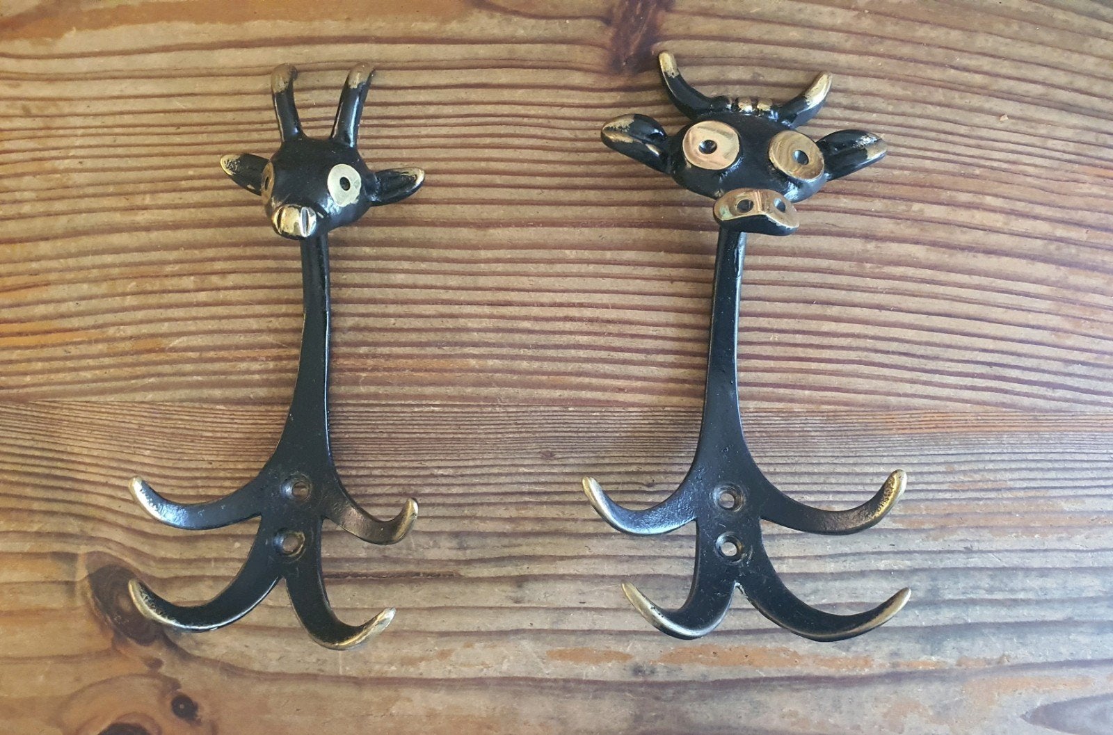 Walter Bosse koe en hert kledinghaakjes design 1960, Ophalen