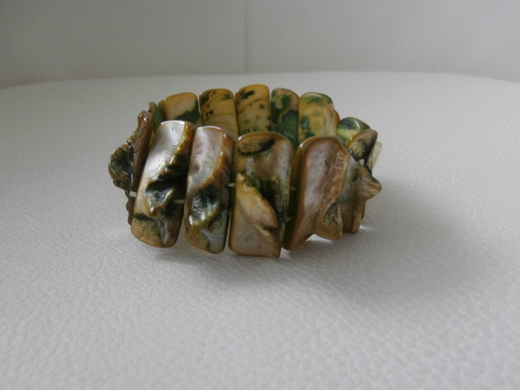 Prachtige schelpen armband lichtgroen parelmoer, Ophalen of Verzenden, Zo goed als nieuw, Overige kleuren, Overige materialen