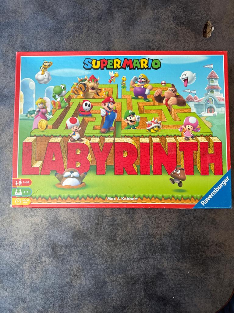 Super Mario Labyrinth Bordspel Ravensburger, Drie of vier spelers, Ophalen of Verzenden, Gebruikt
