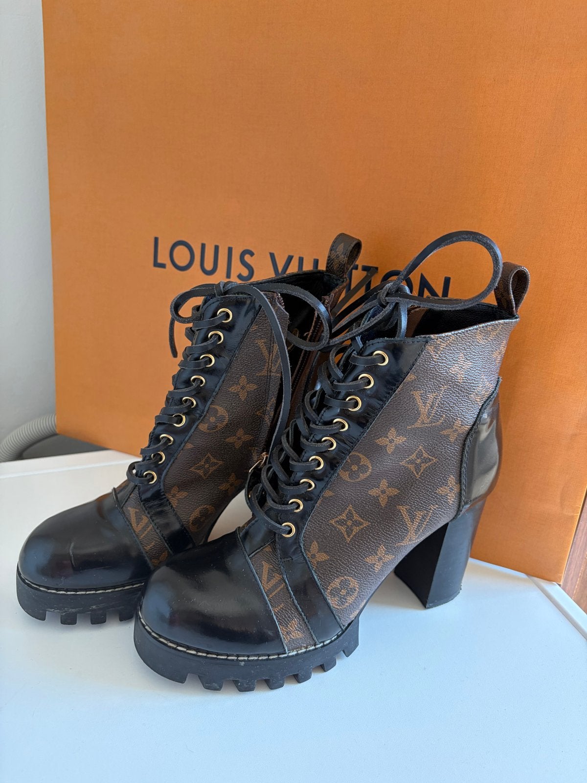 Louis Vuitton laarzen maat 40 (valt als 39), Ophalen, Zo goed als nieuw, Bruin, Lage of Enkellaarzen