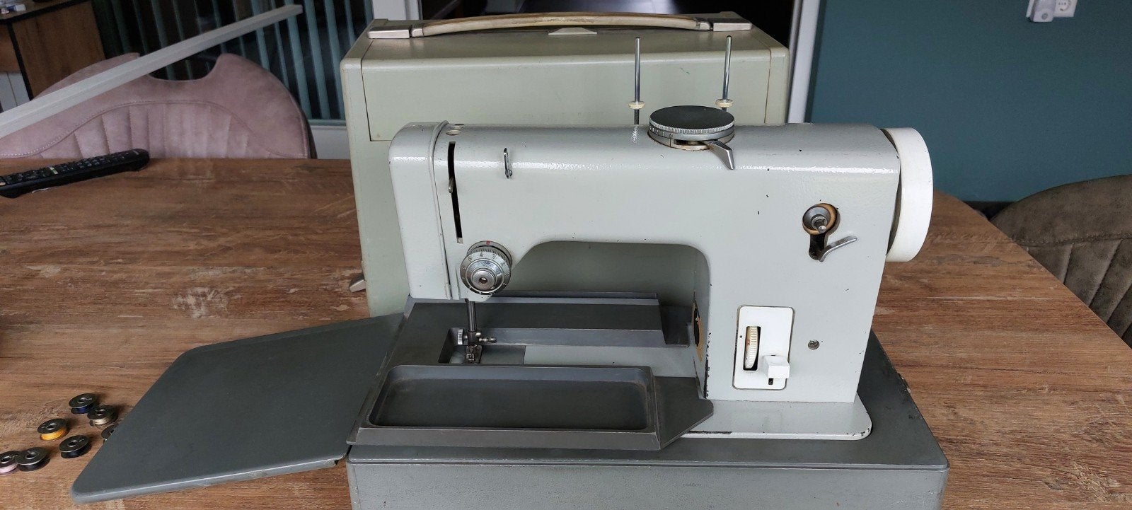 Vintage Pfaff Naaimachine met Voetpedaal en Koffer, Hobby en Vrije tijd, Naaimachines en Toebehoren, Ophalen, Gebruikt, Naaimachine
