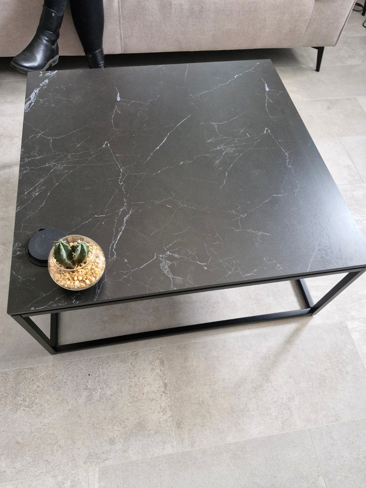 Moderne salontafel met marmerlook blad, Ophalen, 50 tot 100 cm, Modern, Industrieel, Overige materialen