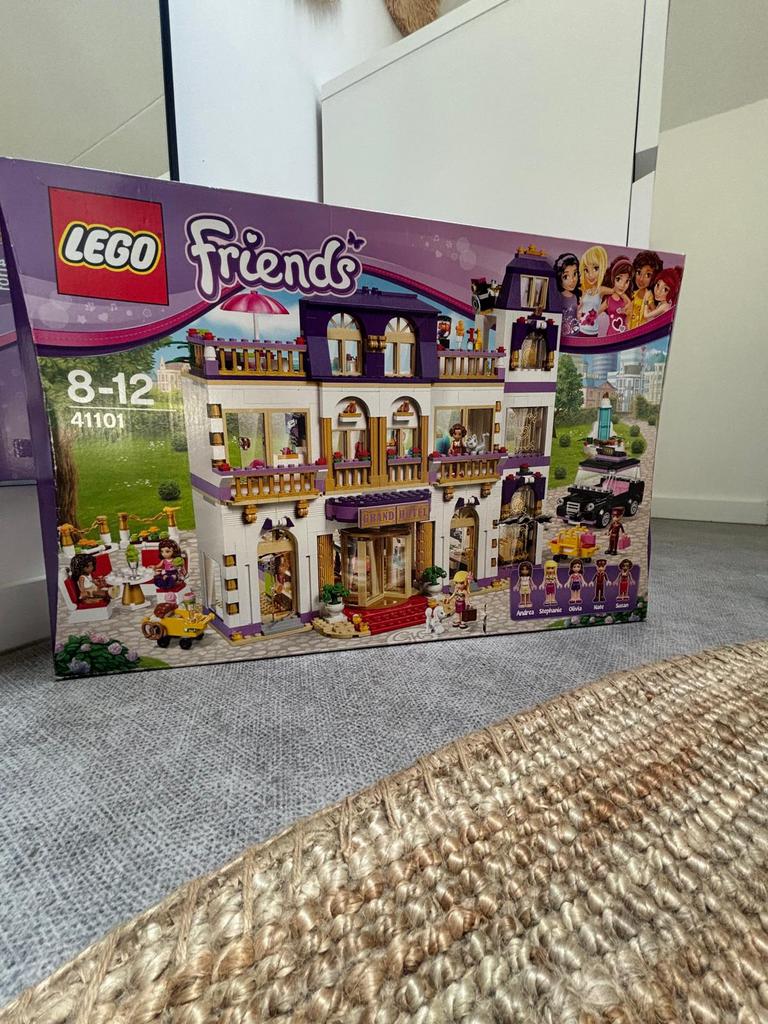 Lego Friends Heartlake Grand Hotel 41101, Kinderen en Baby's, Speelgoed | Duplo en Lego, Ophalen of Verzenden, Zo goed als nieuw