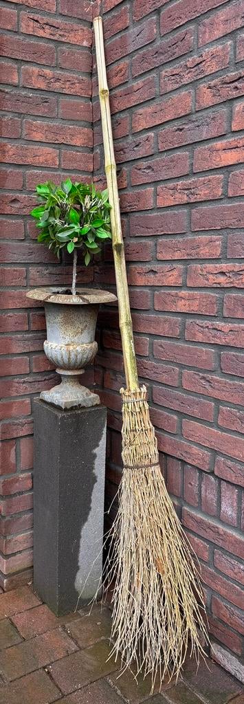 2 Gietijzeren potten met pilaar, Tuin en Terras, Tuinvazen, Ophalen, Gebruikt