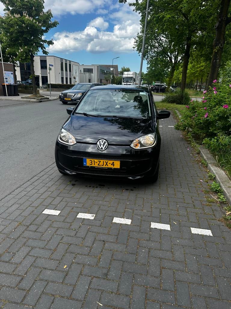 Volkswagen up! 1.0 44KW 2013 Zwart, Auto's, Volkswagen, Voorwielaandrijving, Stof, 840 kg, 4 stoelen