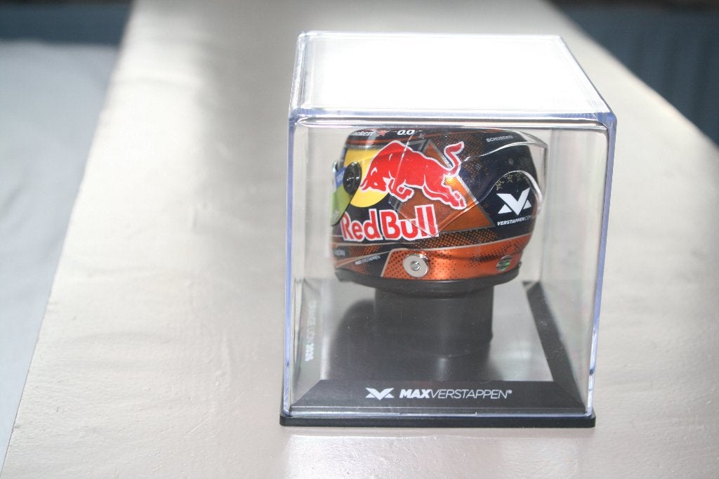 Max Verstappen Schaalhelm 1:4 - Orange Lion 2026, Verzamelen, Ophalen of Verzenden, Nieuw, Formule 1