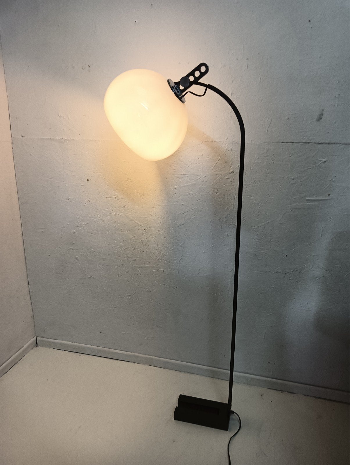 Dijkstra Vloerlamp- Verstelbaar, Ophalen, Gebruikt, E27 (groot), Glas