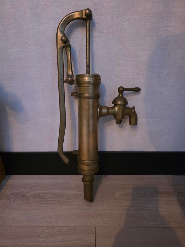 Antieke Messing Waterpomp met Kraan - Decoratief, Ophalen