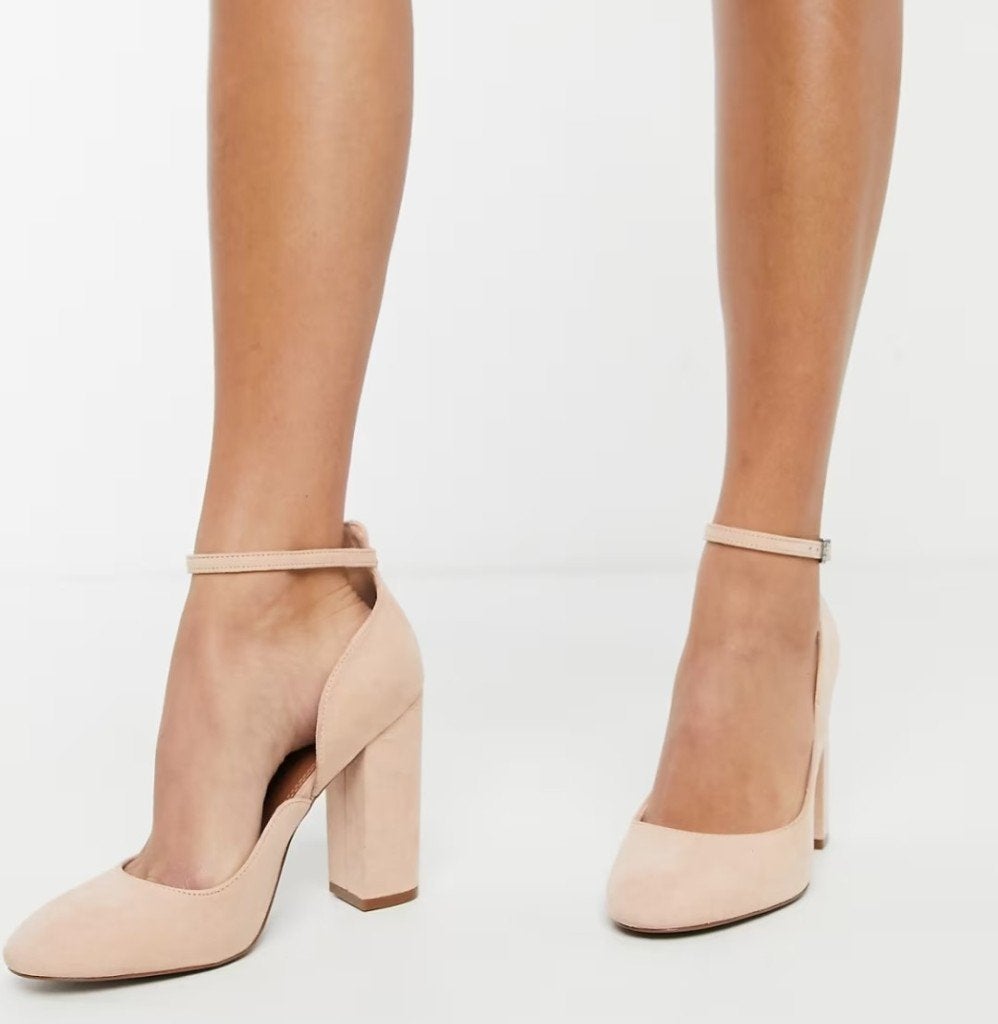 Beige hakken met enkelbandje – nieuw – maat 40, Ophalen of Verzenden, Nieuw, Beige