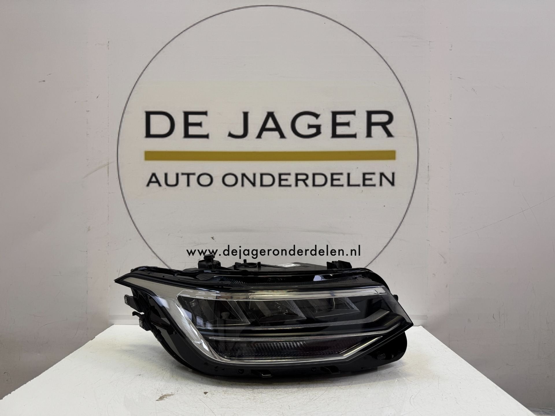 VW TIGUAN 5NB FACELIFT VOL LED KOPLAMP RECHTS 5NB941036C, Gebruikt, Volkswagen, Volkswagen AG, Berliner Ring 2
38440  Wolfsburg, DE