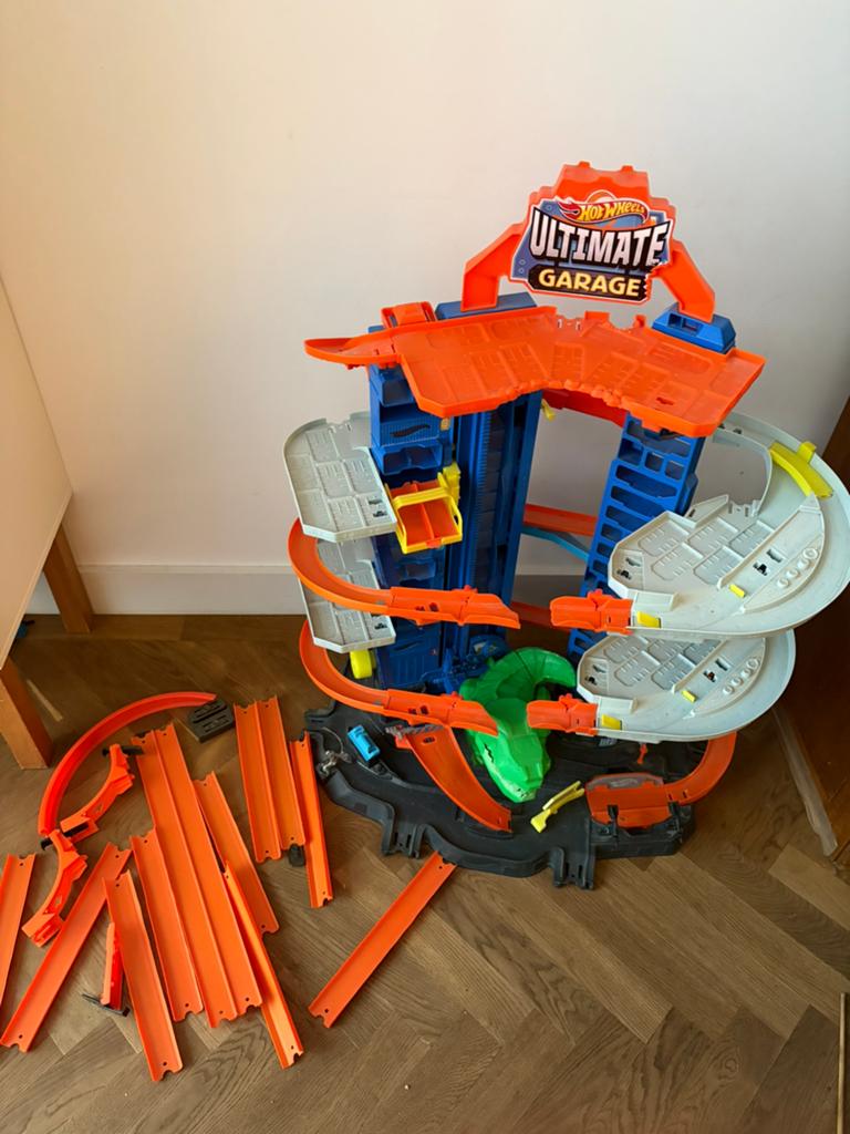 Hot Wheels City Ultimate Garage met dino, Ophalen, Zo goed als nieuw, Handmatig, Hot Wheels