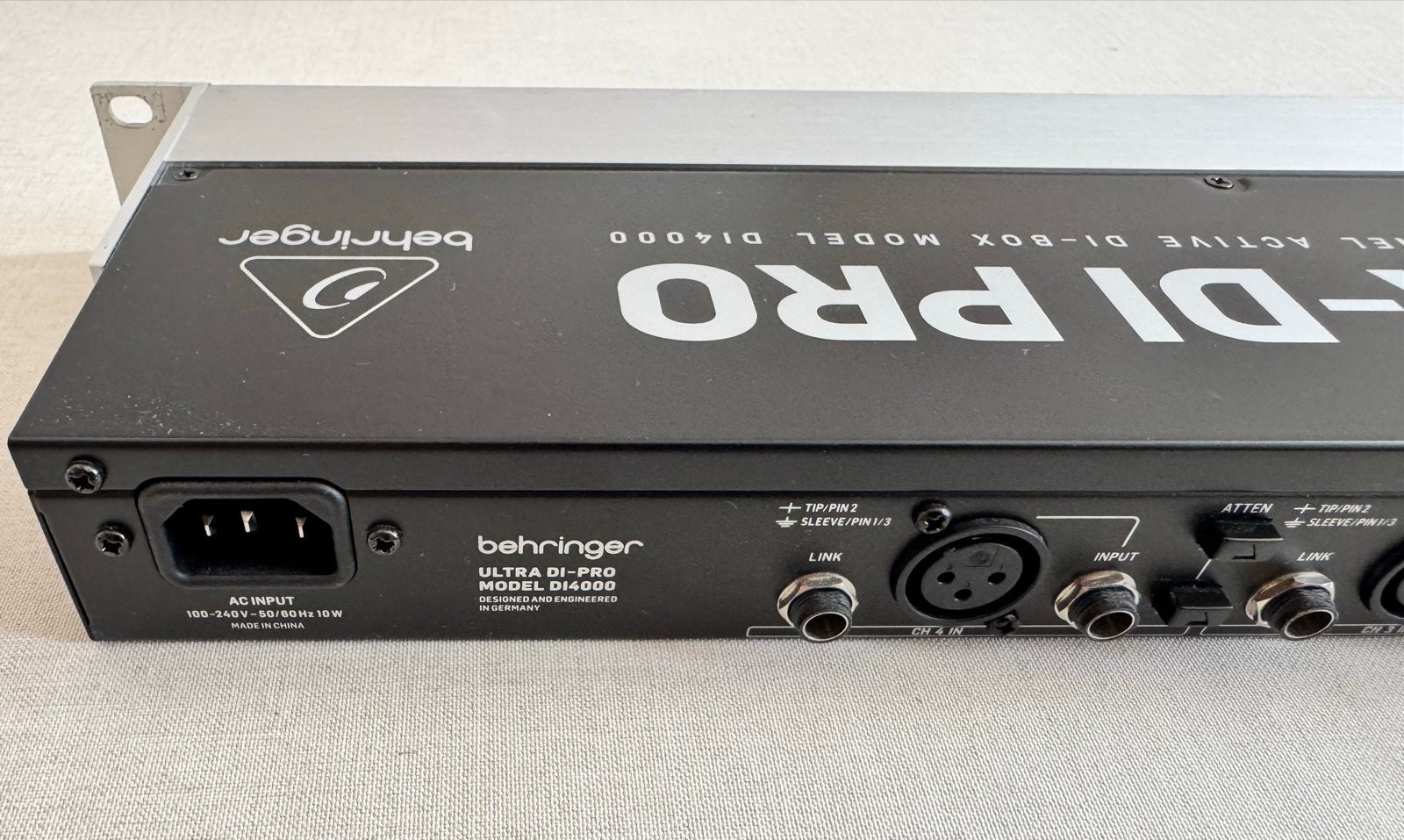 Behringer ULTRA-DI PRO DI4000 - 4-kanaals actieve DI-box, Ophalen of Verzenden, Zo goed als nieuw, Minder dan 5 kanalen