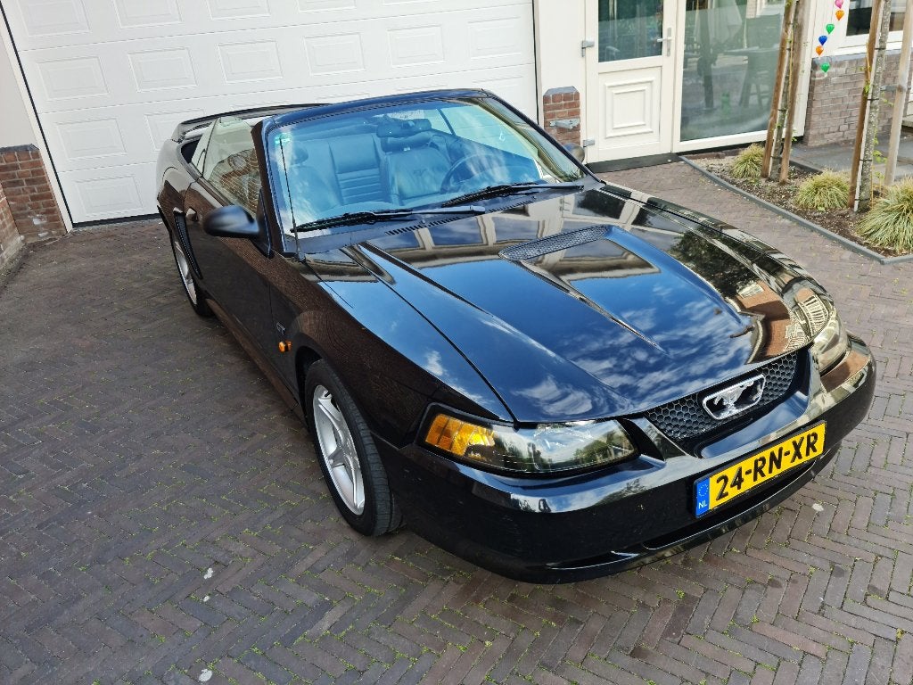 2002 Ford Mustang GT Cabrio, 72dkm, Airco, Auto's, Zwart, Cabriolet, Zwart, Leder