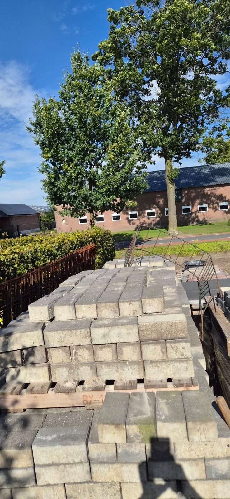 Gebruikte betonnen klinkers, Tuin en Terras, Ophalen, Gebruikt, Klinkers, 10 m² of meer