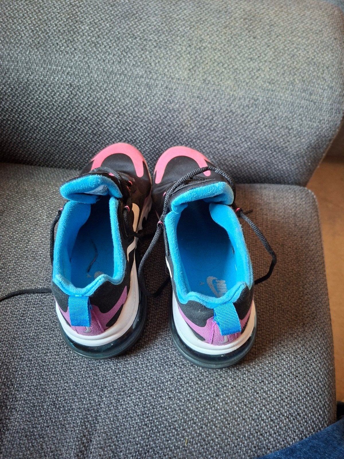 Nike air, Ophalen of Verzenden, Zo goed als nieuw, Sportschoenen